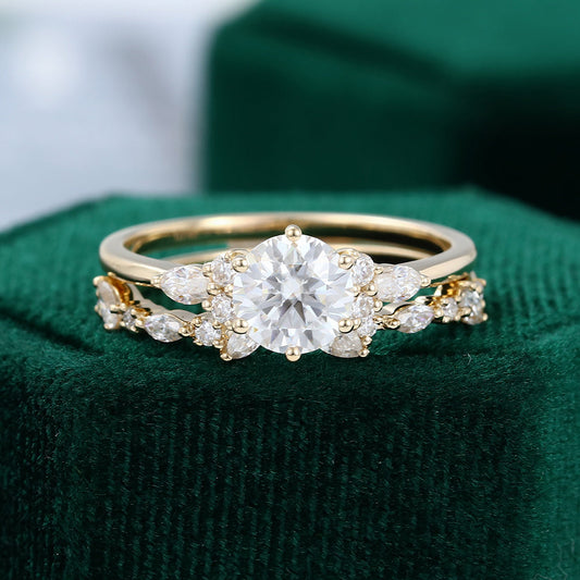 0.88 CT Round Cluster Moissanite Bridal Set