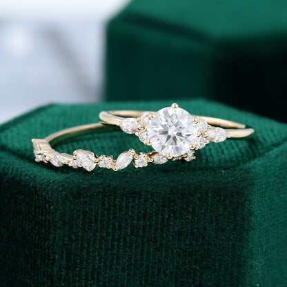 0.88 CT Round Cluster Moissanite Bridal Set