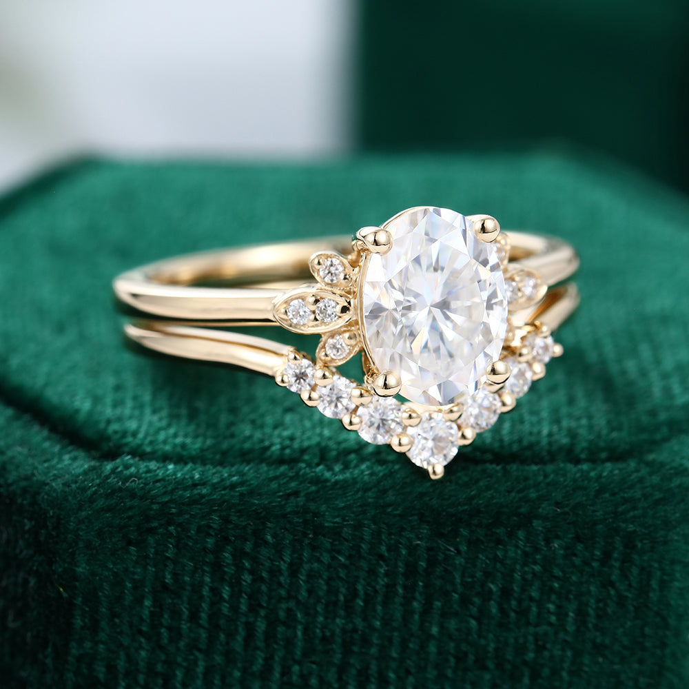 1.33 CT Oval Cluster Moissanite Bridal Set