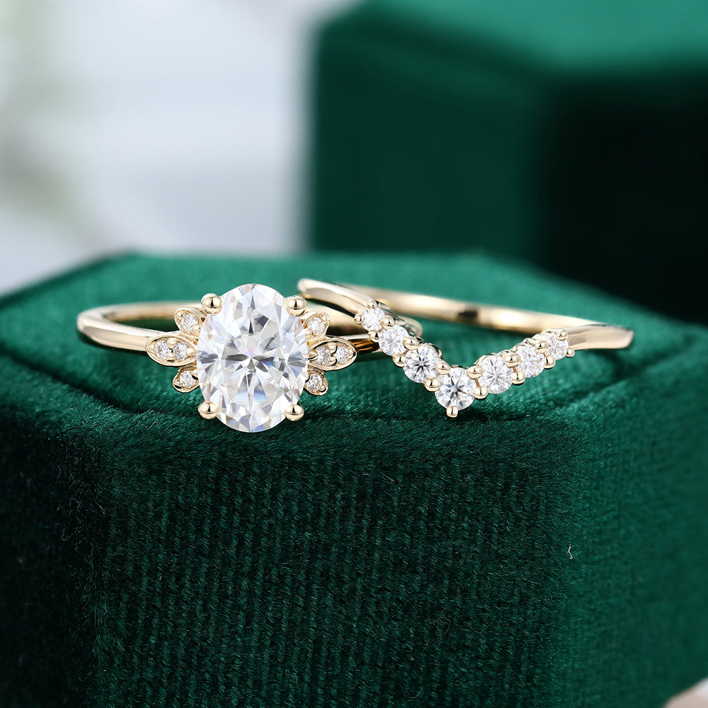 1.33 CT Oval Cluster Moissanite Bridal Set
