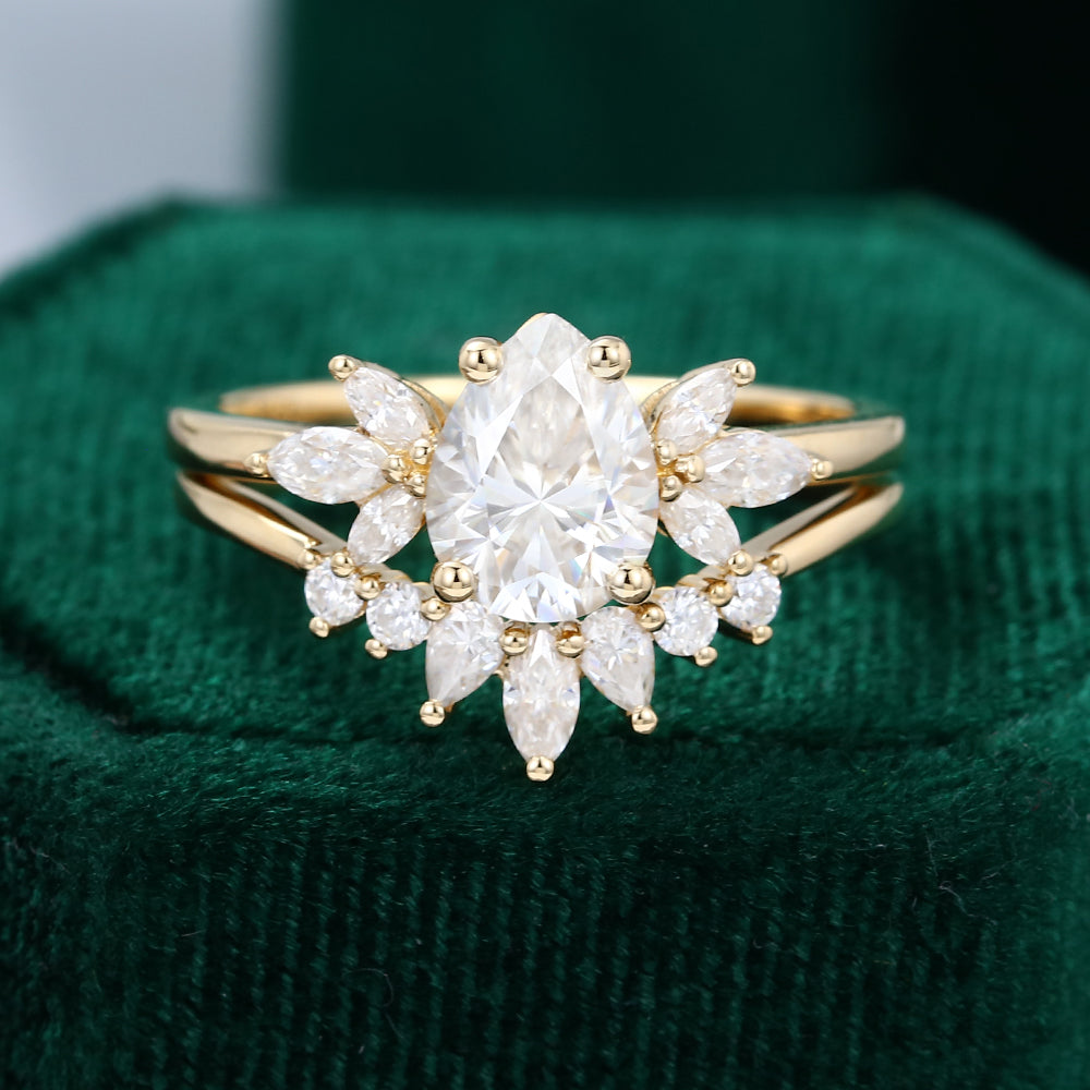 1 CT Pear Cluster Moissanite Bridal Set