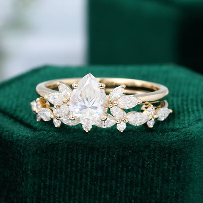 1.5 CT Pear Cluster Moissanite Bridal Set