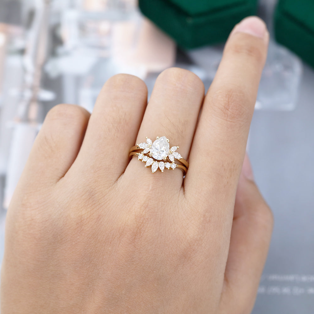1 CT Pear Cluster Moissanite Bridal Set