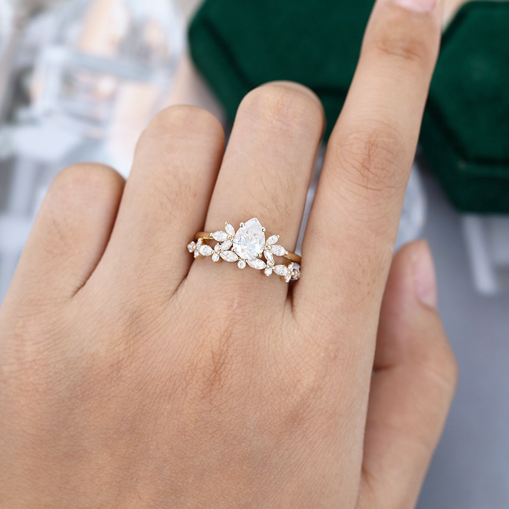 1.5 CT Pear Cluster Moissanite Bridal Set