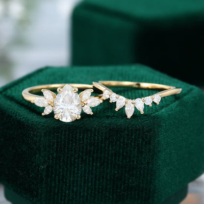 1 CT Pear Cluster Moissanite Bridal Set