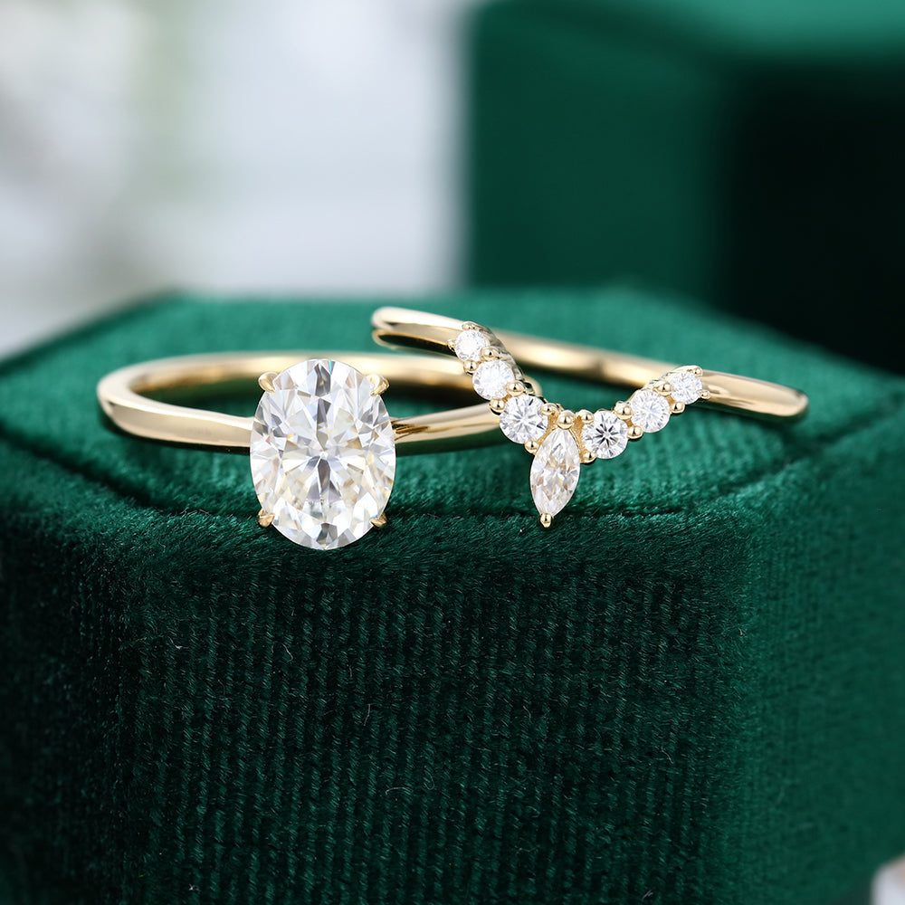 1.33 CT Oval Solitaire Moissanite Bridal Set