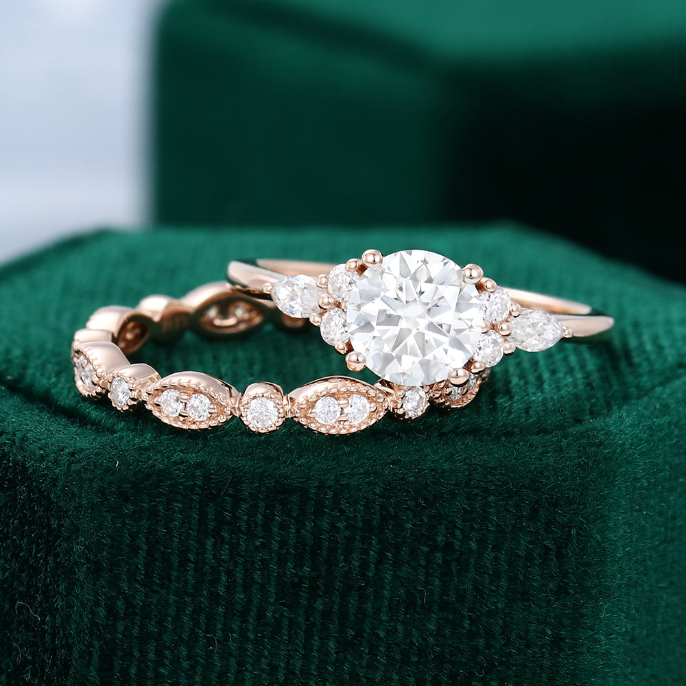 0.88 CT Round Cluster Moissanite Bridal Set