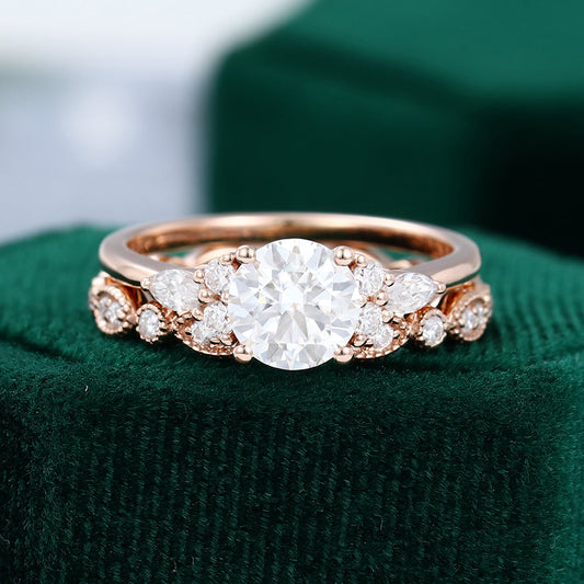 0.88 CT Round Cluster Moissanite Bridal Set
