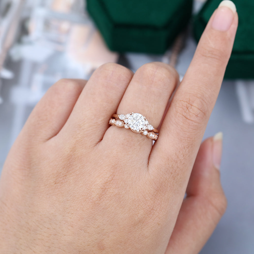 0.88 CT Round Cluster Moissanite Bridal Set