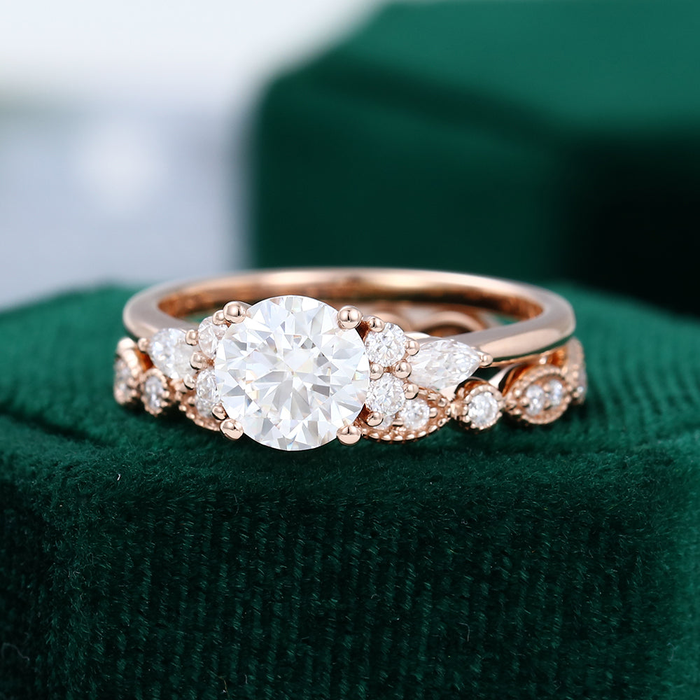 0.88 CT Round Cluster Moissanite Bridal Set