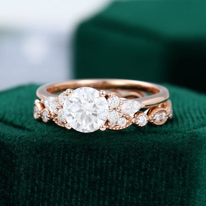 0.88 CT Round Cluster Moissanite Bridal Set