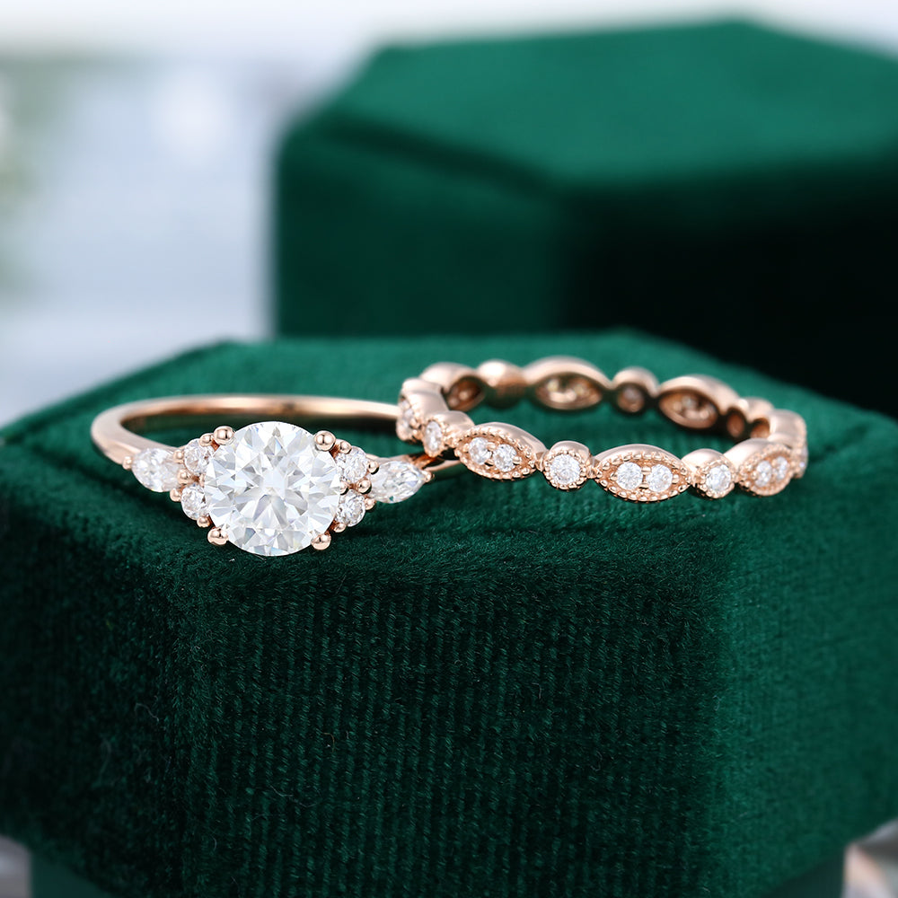 0.88 CT Round Cluster Moissanite Bridal Set