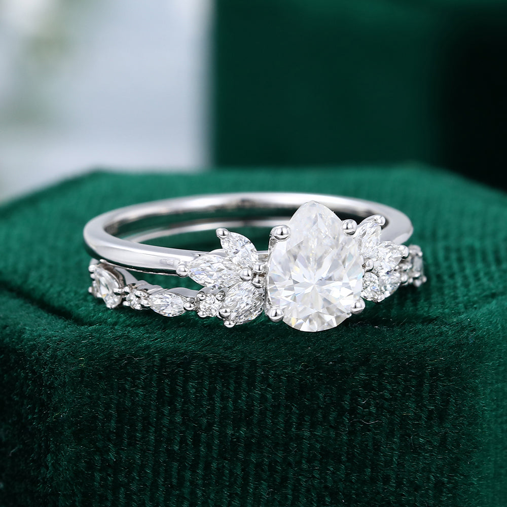 1 CT Pear Cluster Moissanite Bridal Set