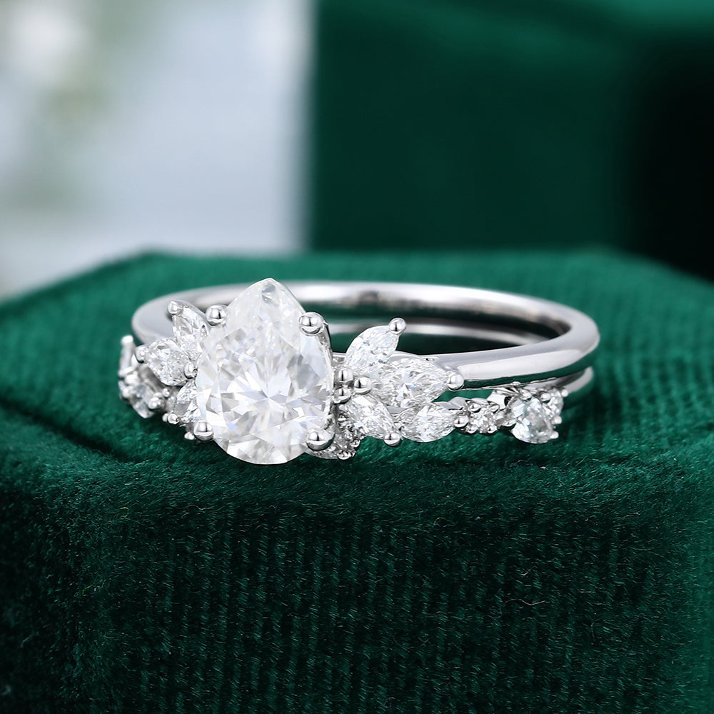 1 CT Pear Cluster Moissanite Bridal Set