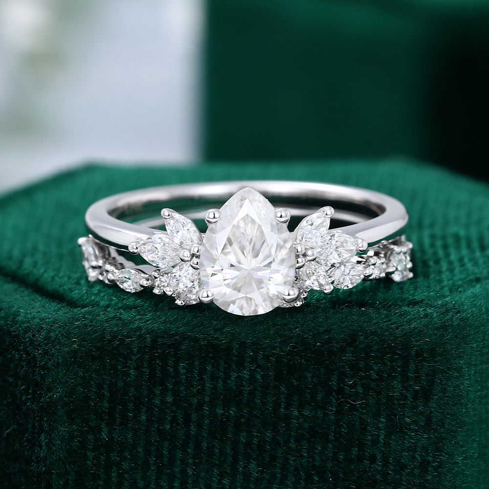 1 CT Pear Cluster Moissanite Bridal Set