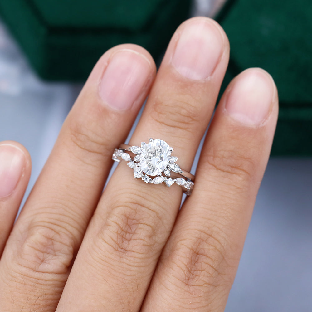 1.33 CT Oval Cluster Moissanite Bridal Set