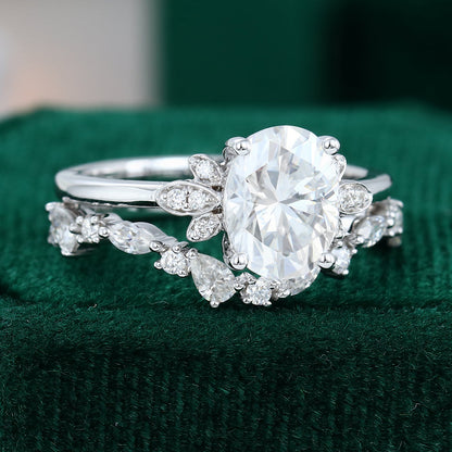 1.33 CT Oval Cluster Moissanite Bridal Set