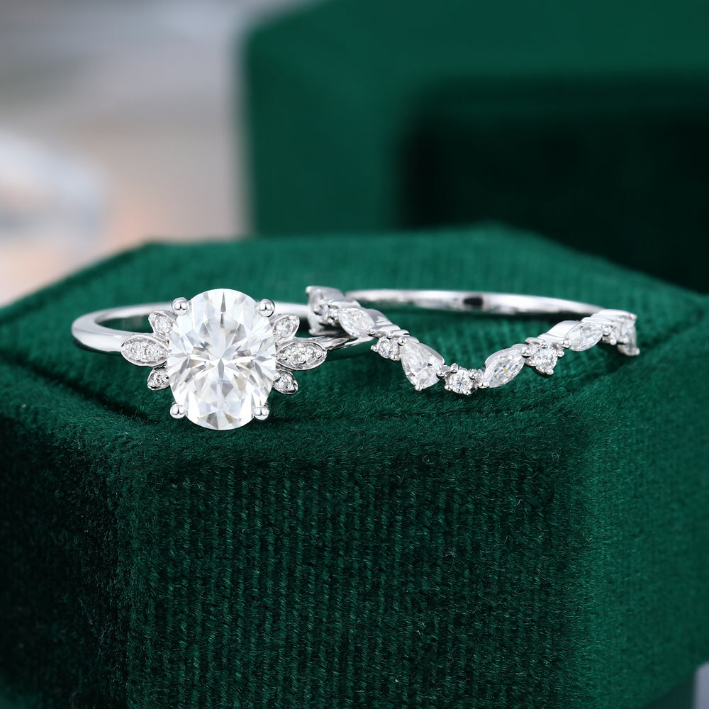 1.33 CT Oval Cluster Moissanite Bridal Set
