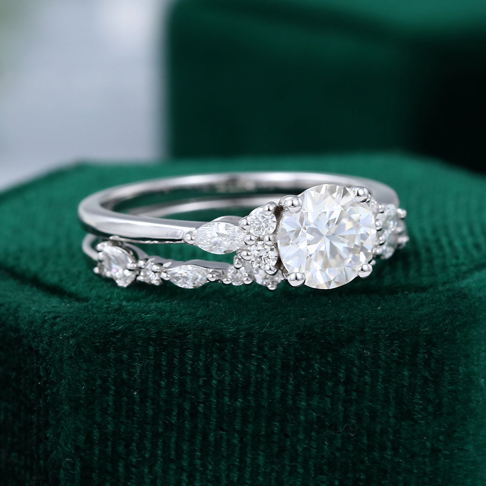 0.88 CT Round Cluster Moissanite Bridal Set