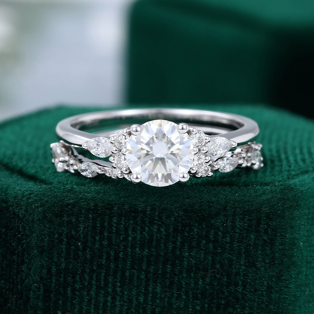 0.88 CT Round Cluster Moissanite Bridal Set