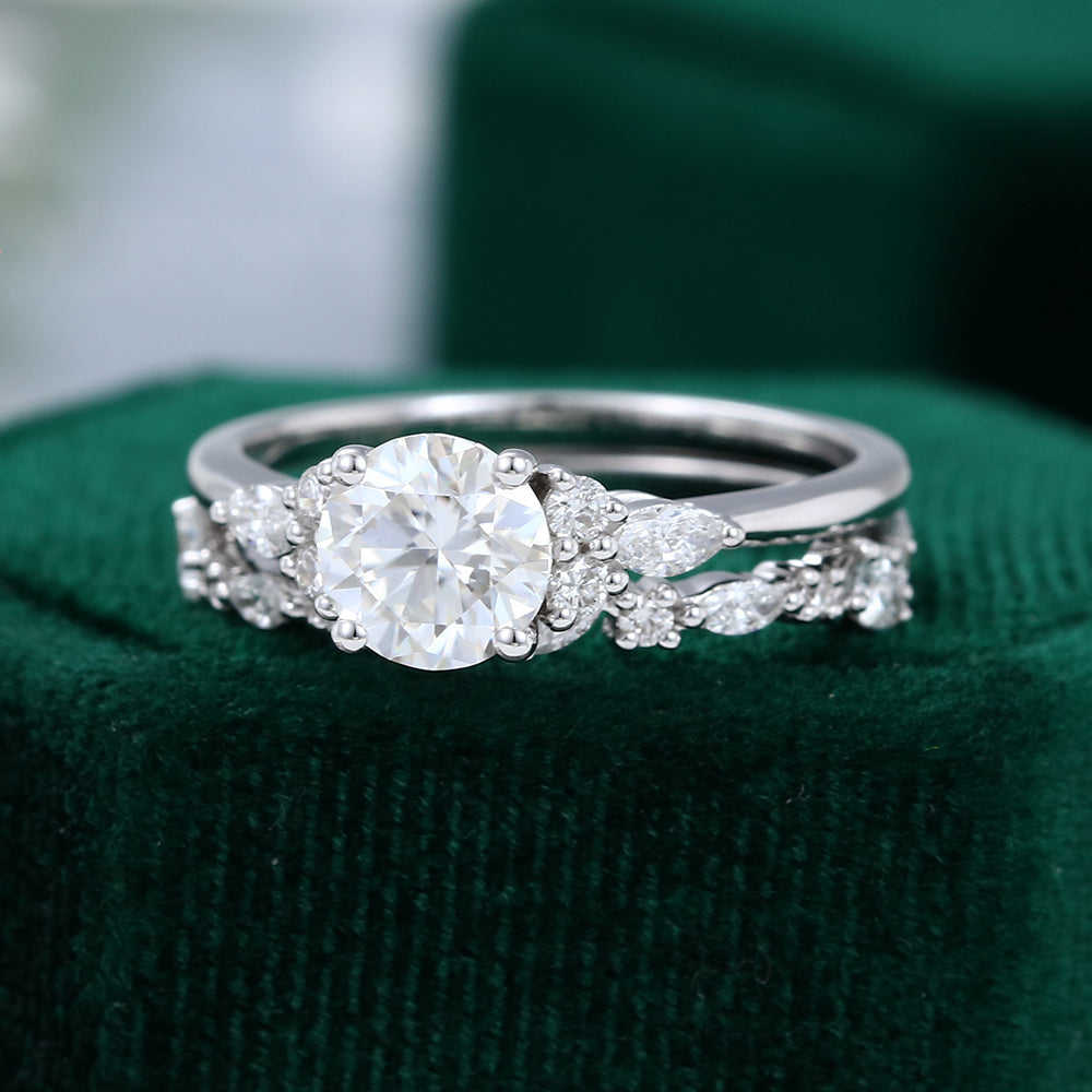 0.88 CT Round Cluster Moissanite Bridal Set