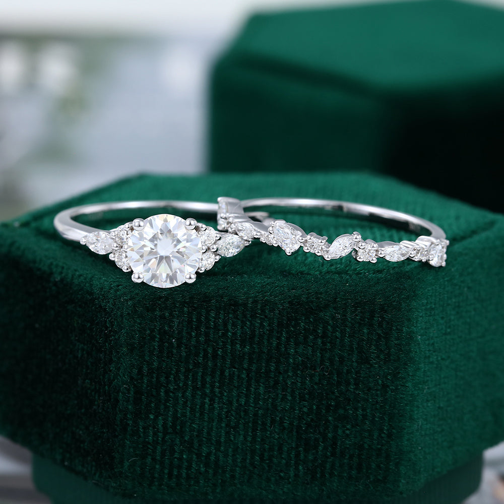 0.88 CT Round Cluster Moissanite Bridal Set