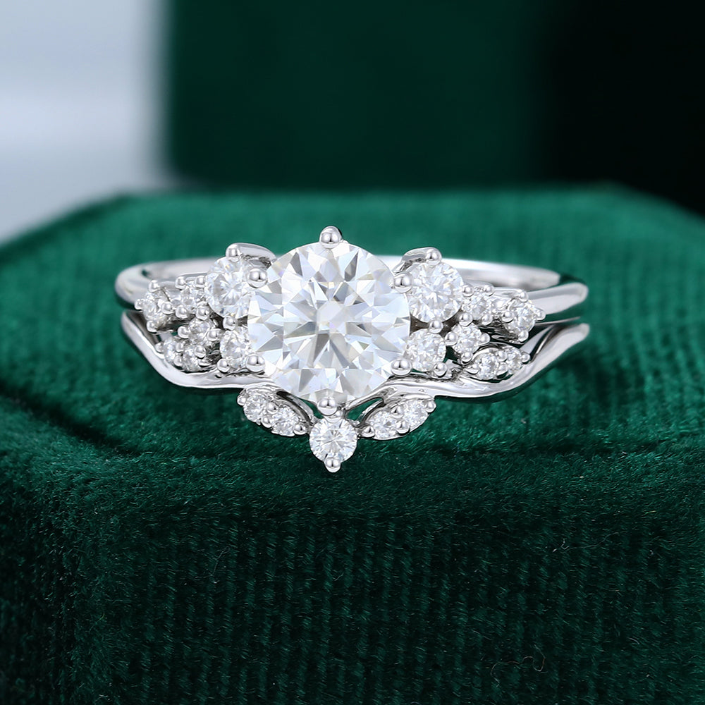 0.88 CT Round Cluster Moissanite Bridal Set