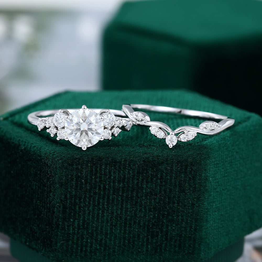 0.88 CT Round Cluster Moissanite Bridal Set