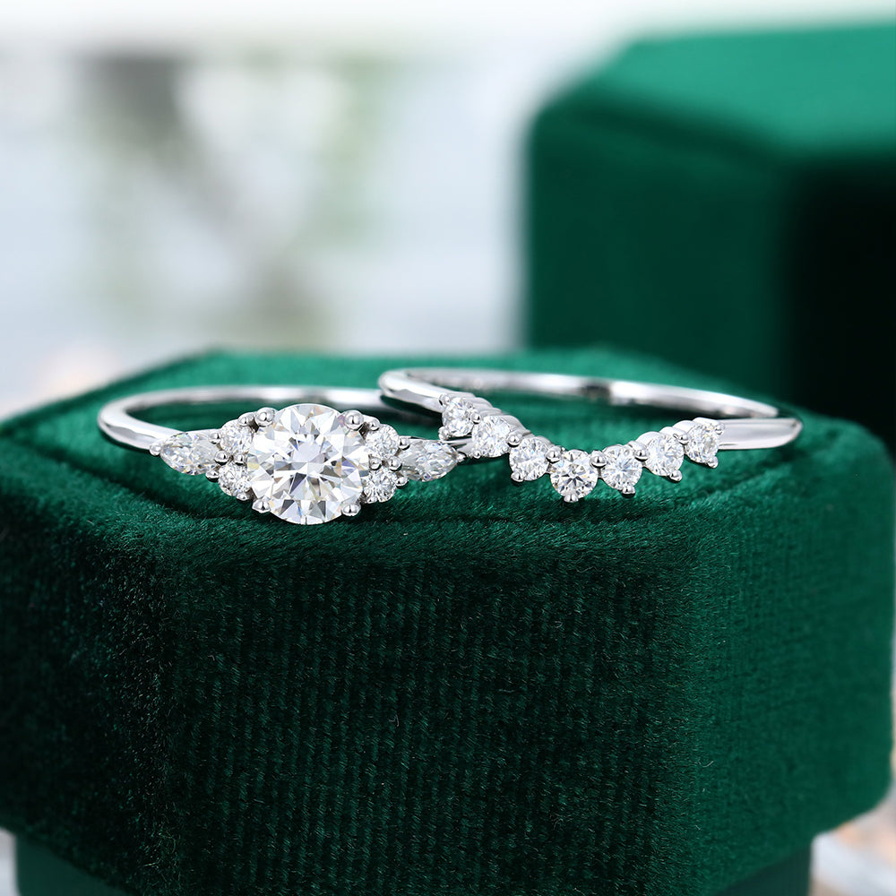 0.88 CT Round Cluster Moissanite Bridal Set