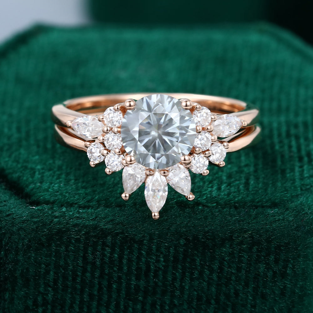 0.88 CT Round Cluster Moissanite Bridal Set