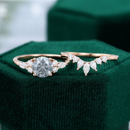0.88 CT Round Cluster Moissanite Bridal Set