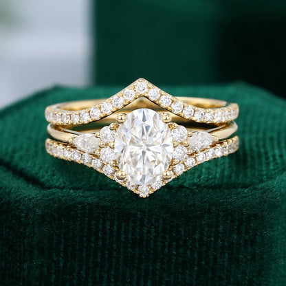 1.33 CT Oval Cluster Moissanite Bridal Set