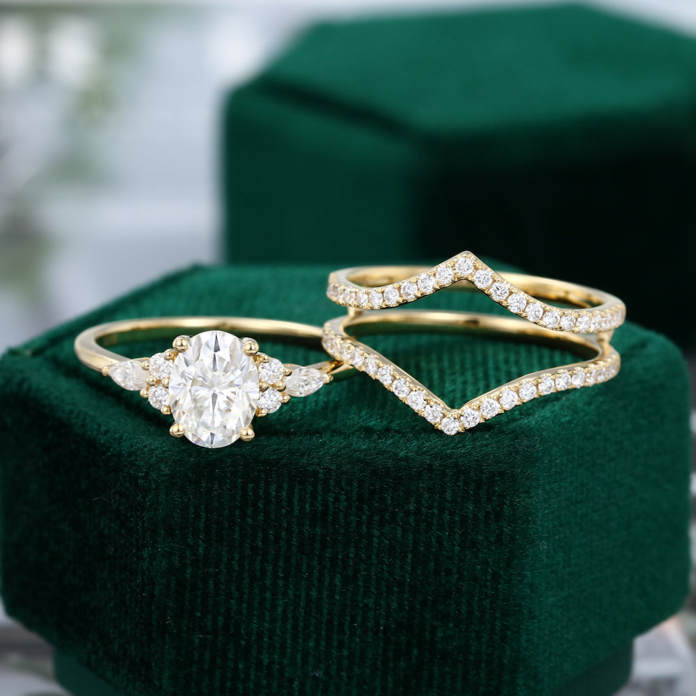1.33 CT Oval Cluster Moissanite Bridal Set
