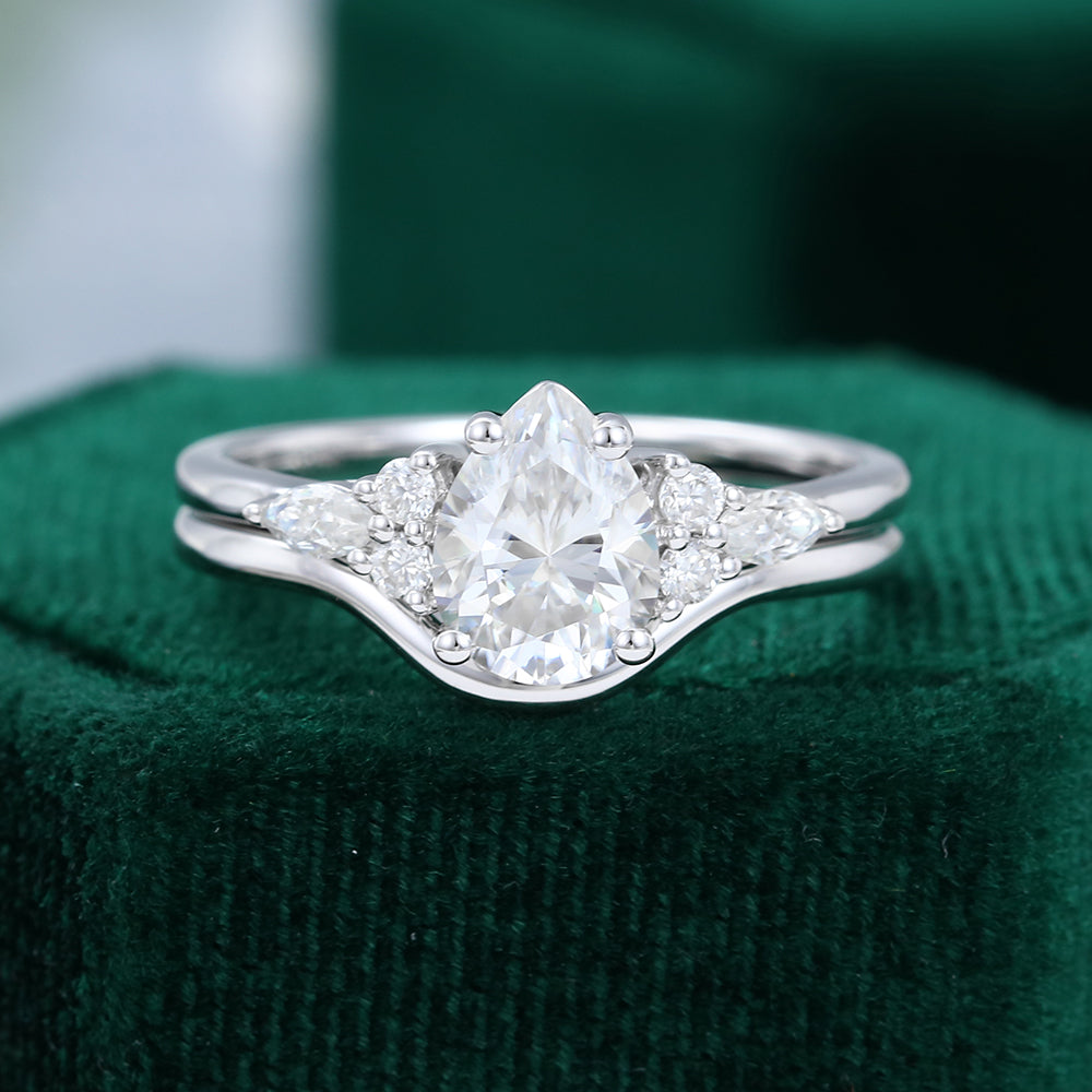 1 CT Pear Cluster Moissanite Bridal Set