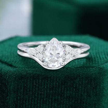 1 CT Pear Cluster Moissanite Bridal Set