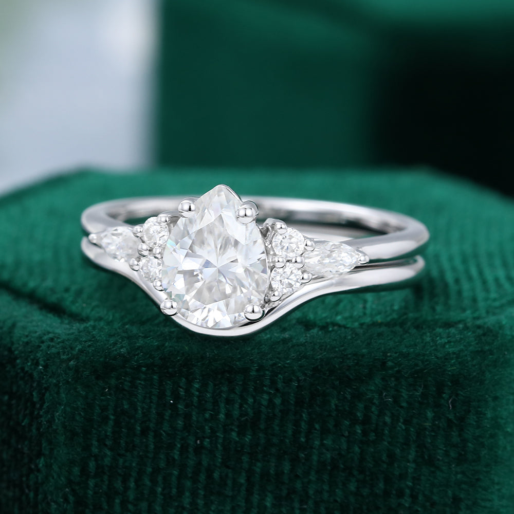 1 CT Pear Cluster Moissanite Bridal Set