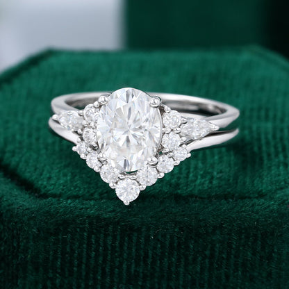 1.33 CT Oval Cluster Moissanite Bridal Set