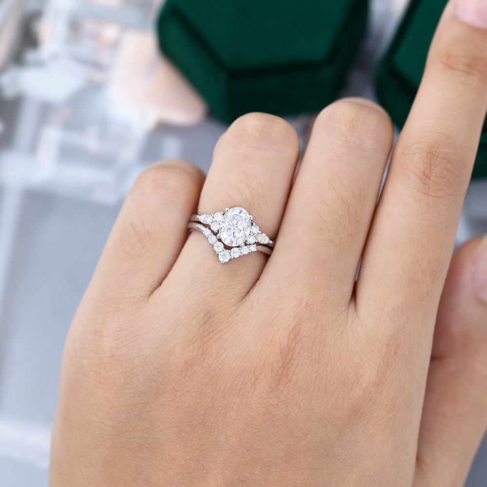 1.33 CT Oval Cluster Moissanite Bridal Set
