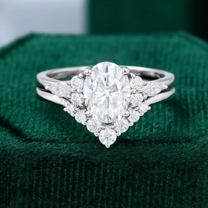 1.33 CT Oval Cluster Moissanite Bridal Set