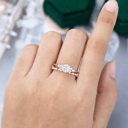 0.88 CT Round Cluster Moissanite Bridal Set