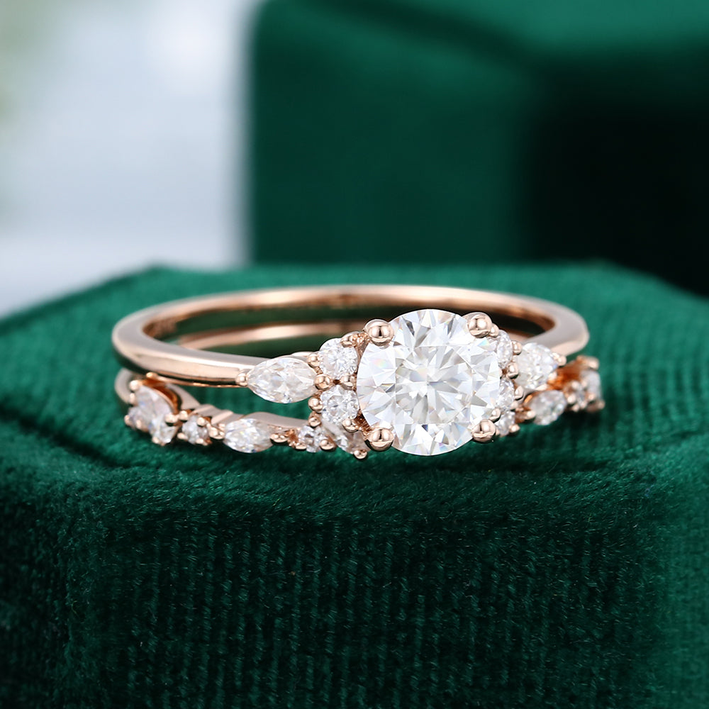 0.88 CT Round Cluster Moissanite Bridal Set