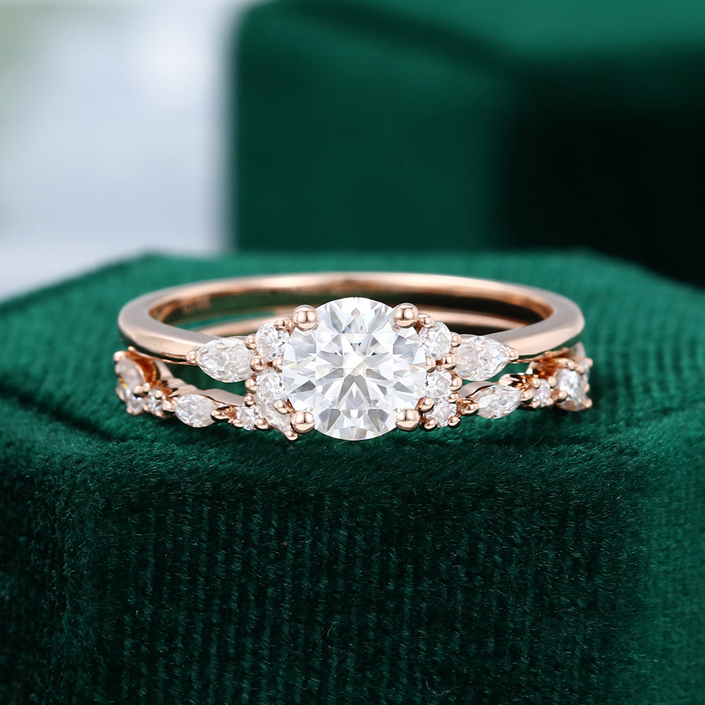 0.88 CT Round Cluster Moissanite Bridal Set