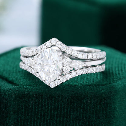 1.33 CT Oval Cluster Moissanite Bridal Set
