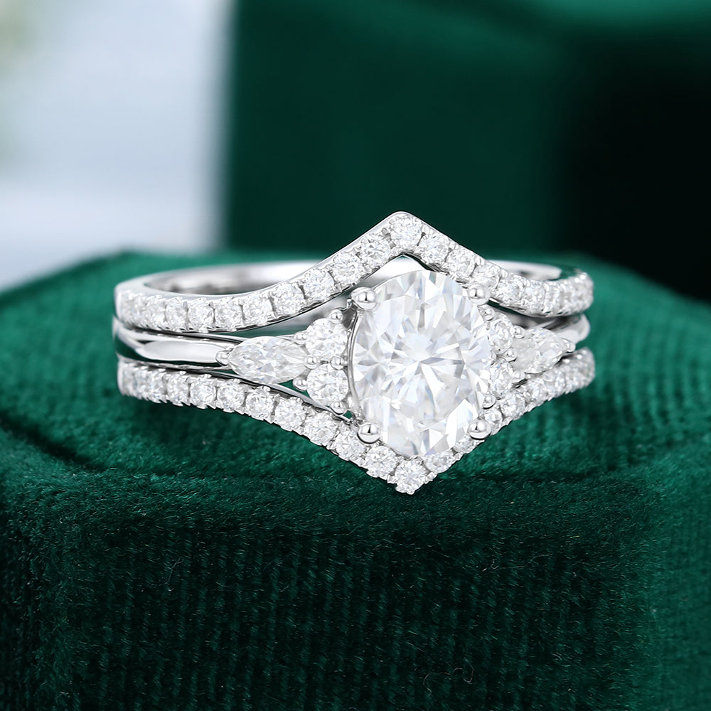 1.33 CT Oval Cluster Moissanite Bridal Set