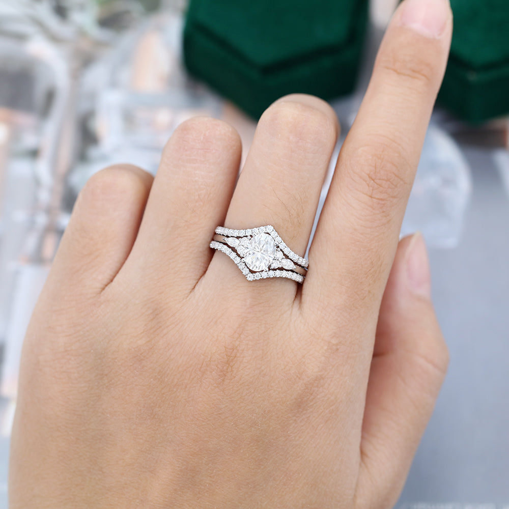 1.33 CT Oval Cluster Moissanite Bridal Set
