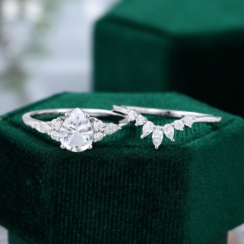 1 CT Pear Cluster Moissanite Bridal Set
