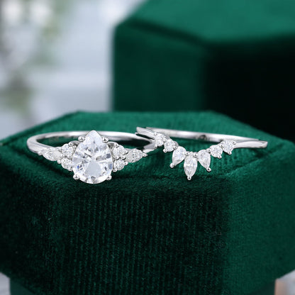 1 CT Pear Cluster Moissanite Bridal Set
