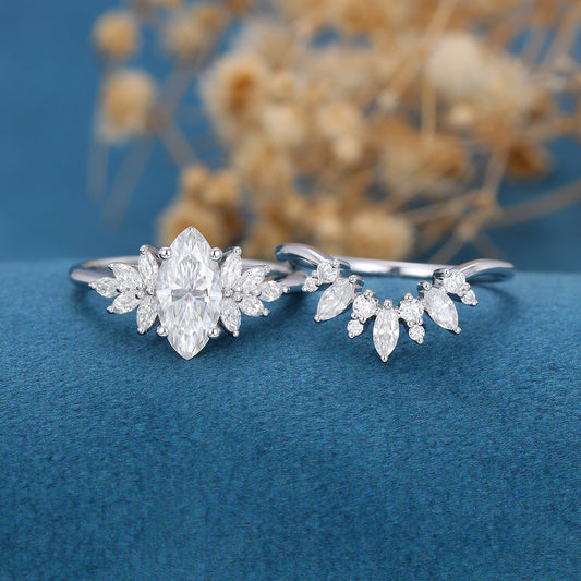 0.9 CT Marquise Cluster Moissanite Bridal Set