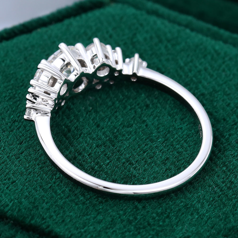0.41 CT Round Cluster Moissanite Engagement Ring