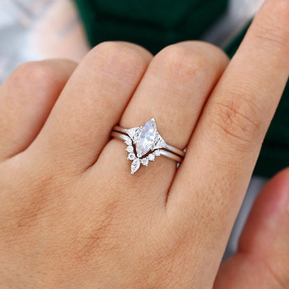 0.9 CT Marquise Three Stone Moissanite Bridal Set